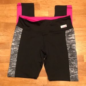 Girls size 7/8 work out / yoga pants.